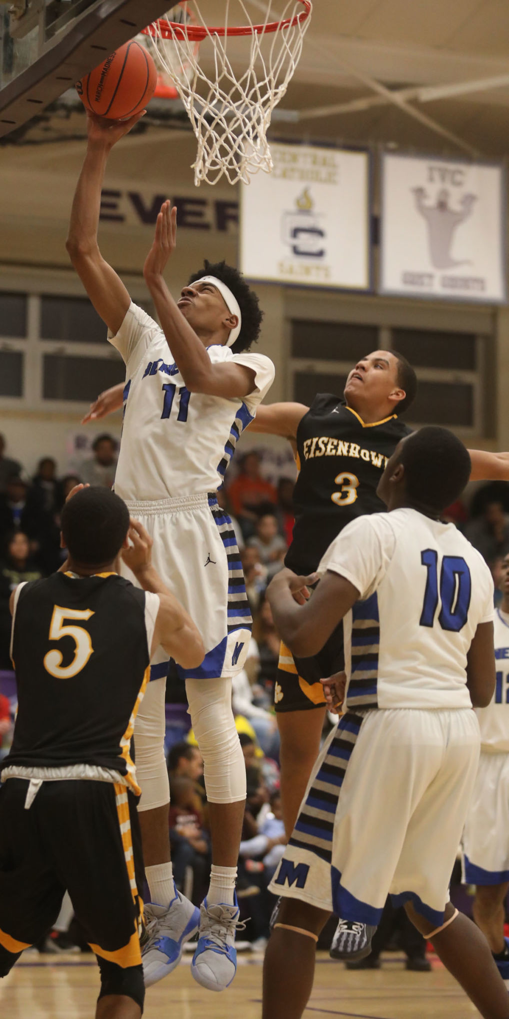 Eisenhower vs MacArthur boys basketball 29 2.25.19.jpg